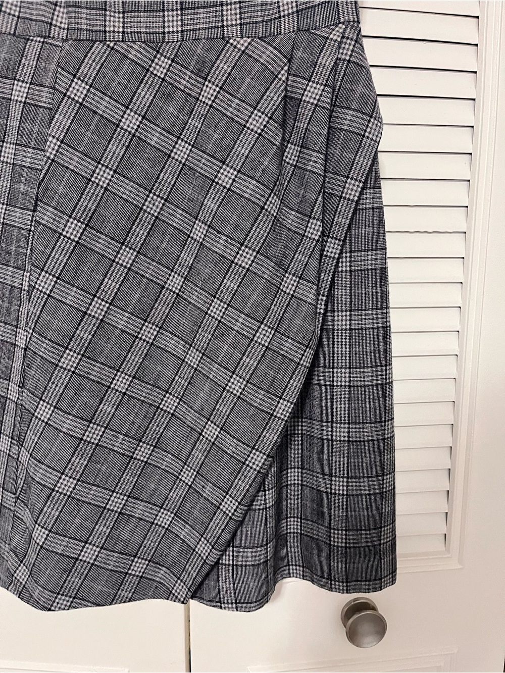 Banana Republic Black and Gray Plaid Sleeveless Sheath Dress - Picture 2 of 6